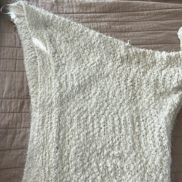 A white comfy cozy sweater - Picture 1 of 3